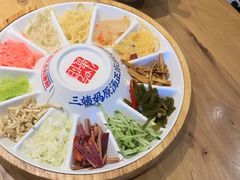 -怪噜范·老贵阳街头名小吃(汇金星力城店)