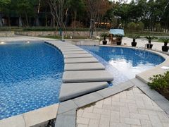 -上海滴水湖皇冠假日酒店