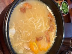 -银米·云南传统过桥米线(双廊黑金冠店)