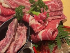-铭牛烧肉·和牛海鲜自助(高新月牙湖店)