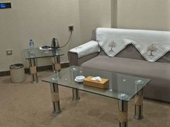 -华海酒店(茂名高铁站店)