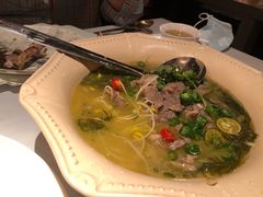 烧椒酸汤福山牛肉-闻见中国海南菜(K11店)
