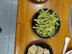 -曹丞相·地锅鸡·地锅鱼(武林店)