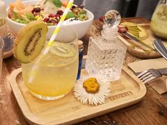 -FLOVIE FLORIST CAFE