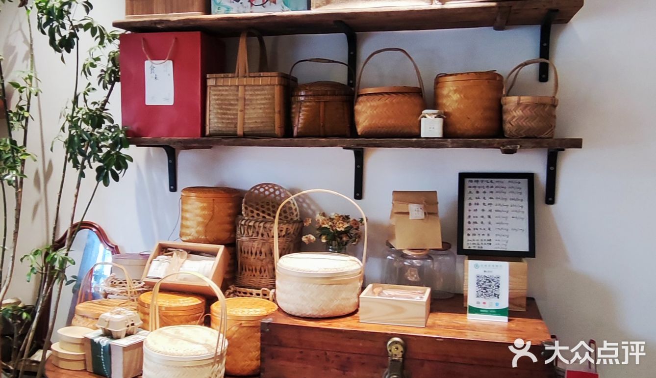 探索独特小店咯~