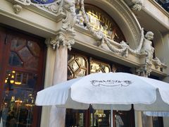 -Majestic Café