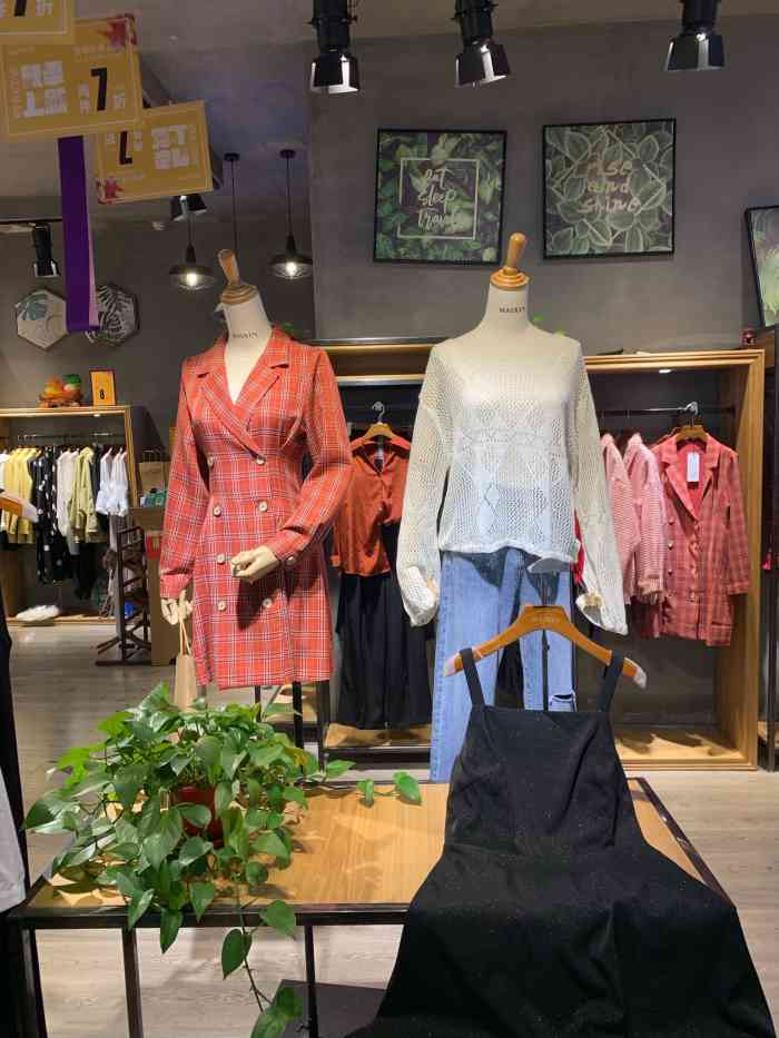 maixun麦寻-"奥邦广场一楼,三号门进去就能看见啦!这.