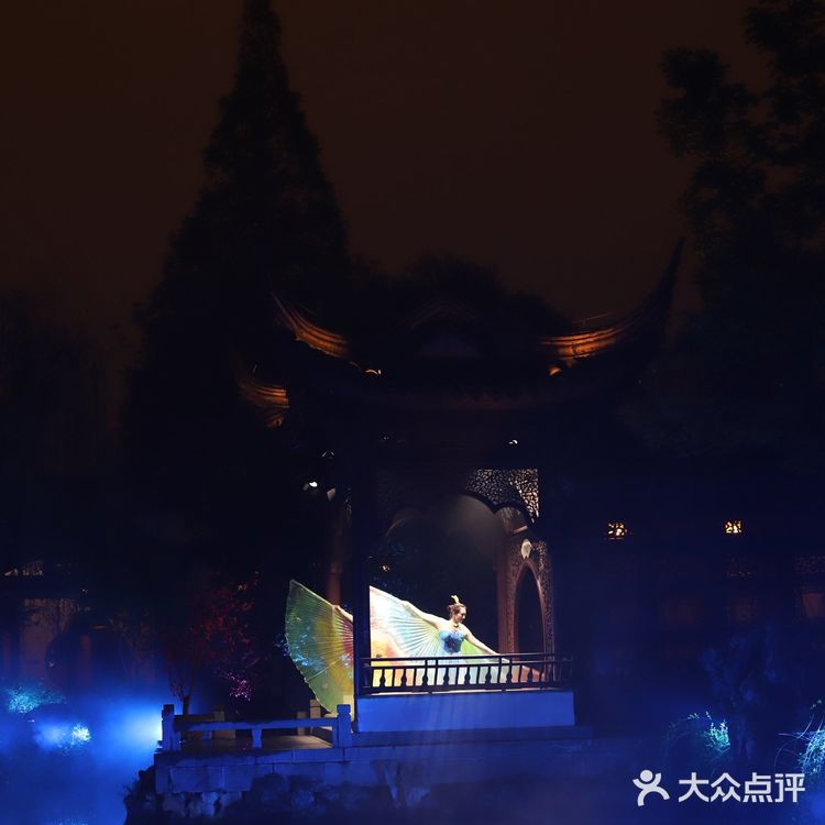 打造了南京唯一沉浸式实景园林演出！