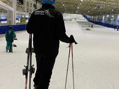 -乔波室内滑雪场