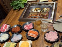 -吴氏老牌坊云南鱼豆花火锅店(通江街店)
