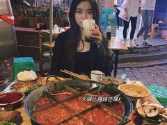 -财二舅火锅招待所