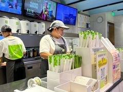 -奈雪的茶(亨特国际广场店)