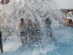 -汤山欢乐水世界