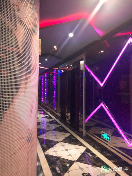 嗨歌纯K量贩式KTV(海天国际广场店)包房图片