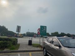 -平望服务区·停车场