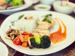 -Chom Cafe and Restaurant