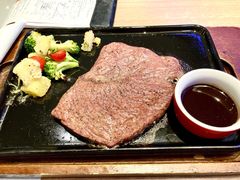 臻选嫩肩牛排-必胜客(华南摩尔店)