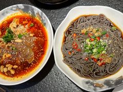 -万重锦·人文川菜馆(骡马市店)