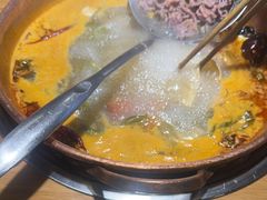 -洱火云南酸菜牛肉火锅(石景山当代商城店)