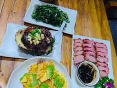 -老滇山寨•云南特色菜•地方菜•民族风情歌舞表演(金碧店)