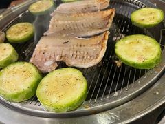 -围炉肉舍•炭烤活鳗•丹东海鲜烤肉(步行街店)