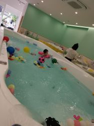 -Pony Baby宝尼婴幼儿游泳SPA馆