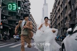 -雪中彩影婚纱摄影·微光艺术中心