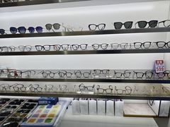 -视野联行眼镜·蔡司·尼康战略合作店(城西银泰店)