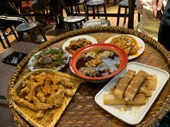 -爆炸头阿姨小四川正宗川味小吃(无任何分店)