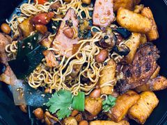 -愉肴麻辣香锅(中北镇店)