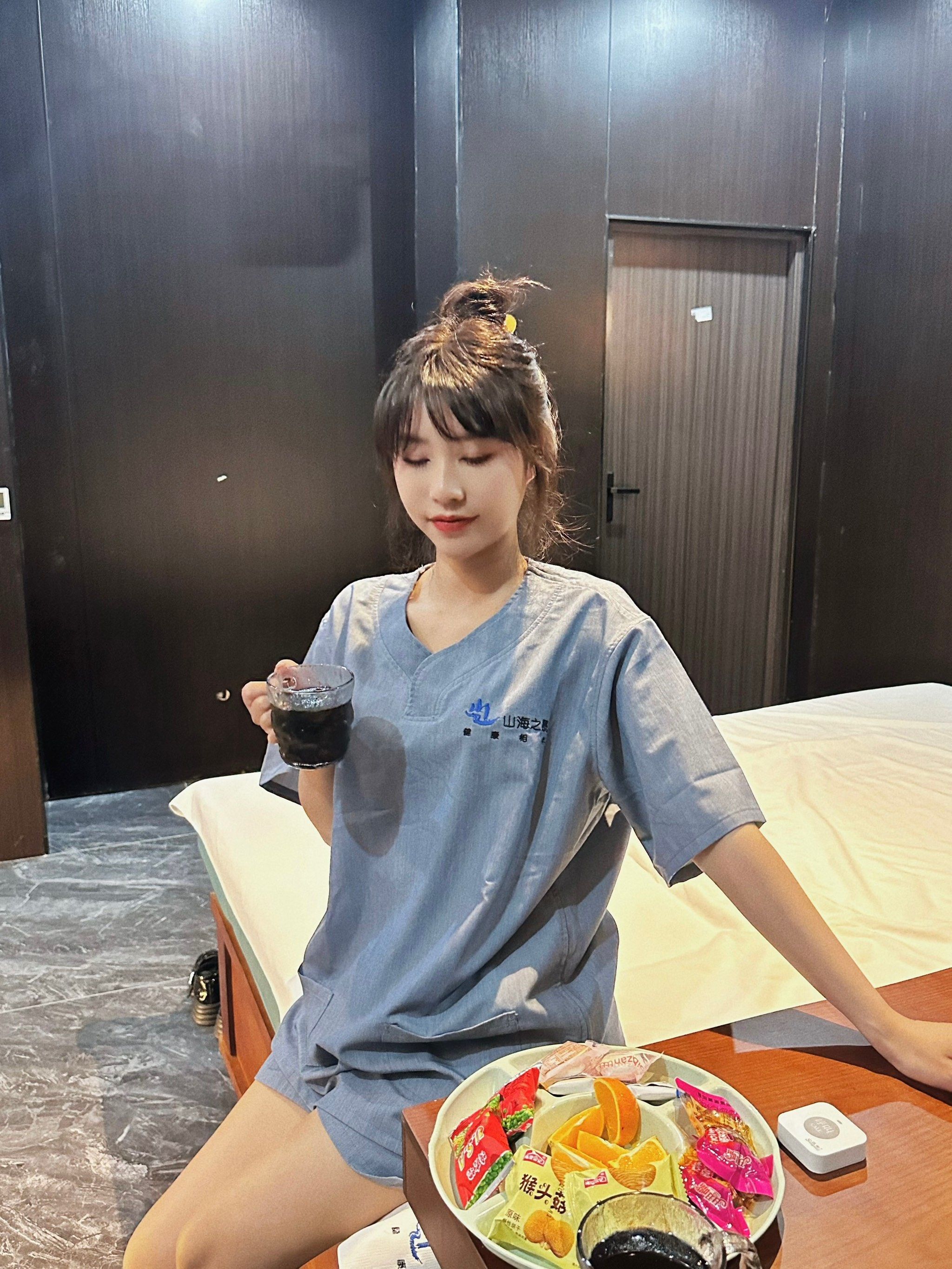 复活
	
进店后还可以闻到淡淡的精油
东南亚装修风格很有特色