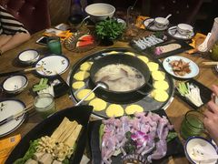 -三人行骨头王火锅(长寿店)