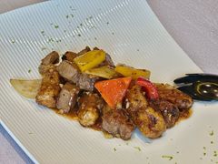 黑椒鹅肝和牛粒-RIVIERA 松鹤楼(外滩店)