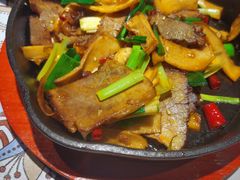 杏鲍菇炒牛肉-云海肴·汽锅鸡·云南菜(高德置地店)