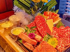 -铭牛烧肉·和牛海鲜自助(高新月牙湖店)