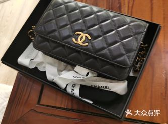 店里的款式好多，手表，包包都有，成色都蛮新的