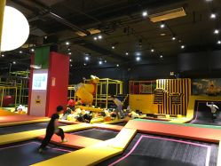 -蹦蹦跳跳(新奥购物中心店)