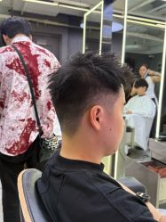 -藤野造型烫发染发