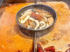 -老牌坊云南鱼豆花火锅(爱建店)