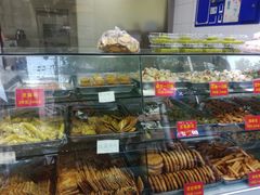 面包甜点陈列柜-宋记饼家(石门二路店)