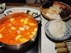 -尚尚仙·酸汤猪手·猪肚鸡火锅(华联万柳购物中心店)