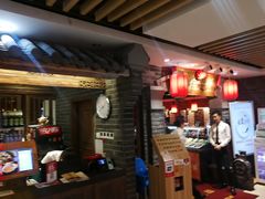 等位区-张氏宽窄巷成都名小吃(茂业百货华强北店)