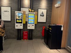 -麦当劳(上海虹桥站30B检票口楼上)