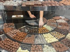 -Laderach 莱德拉(上海环贸iapm店)