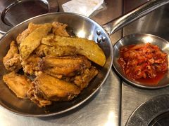 原味炸鸡和酱油鸡双拼-MI WU FACTORY米屋美食工厂餐厅(绿地店)