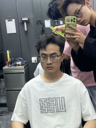 -米可造型烫发染发
