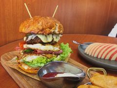 双蛋指椒牛肉汉堡-魏斯理汉堡(西安沣东吾悦店)