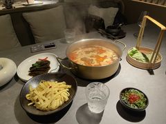 -罗勒家·养生火锅· Bistro(大望路店)