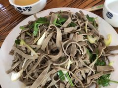 -溢心园香河肉饼总店