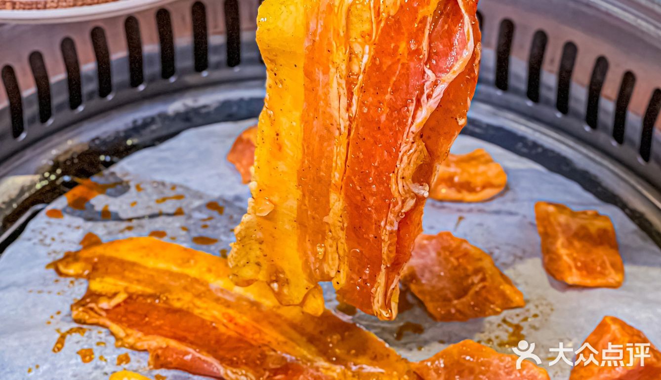 🔥头顶一朵棉花糖的肥牛😋解封后第一顿堂食烤肉是啥滋味～